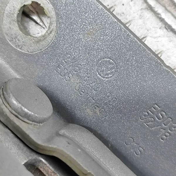 Bisagra de capó derecha VW CADDY IV VARIANT 2.0L diesel 2K5823301 image 7