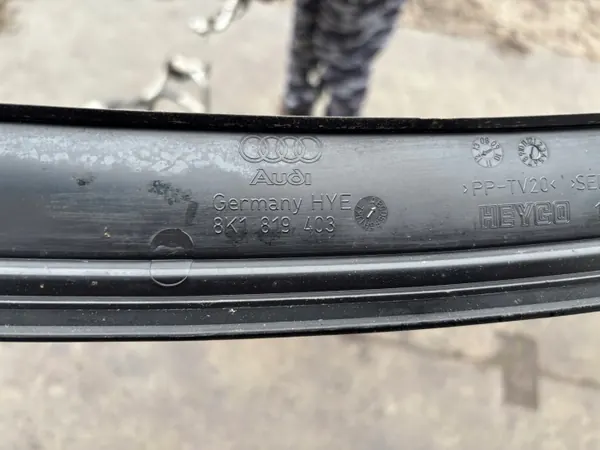 Audi A5 8T Lift Podszybie Listwa OEM 8K1819403 8K1819447 image 4