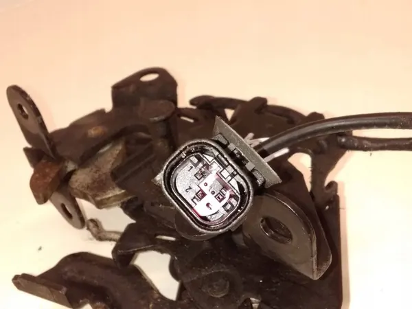 Huvlås Vänster Sida BMW 5 GT F07 7206453 image 3