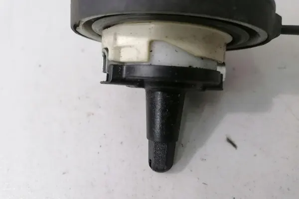 Bränsletanklock BMW 5 (G30) 7222392 2016 image 4