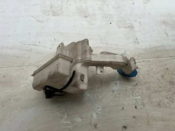 Pesunesteen Säiliö VW Passat B7 image 2