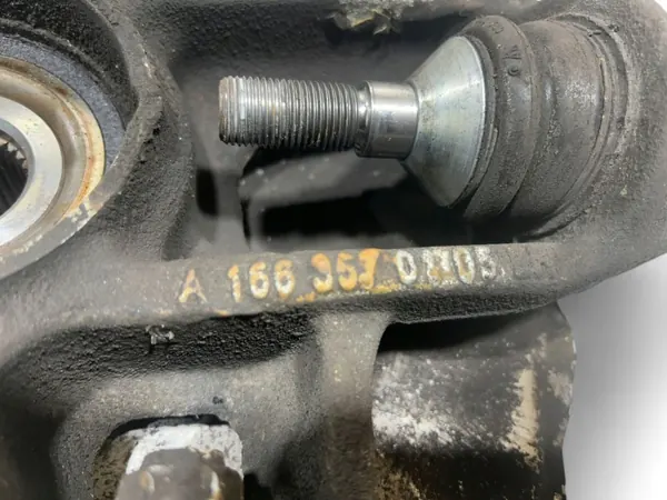 Mercedes-Benz GLE W166 Buje rueda trasera OEM A1663570105 image 7