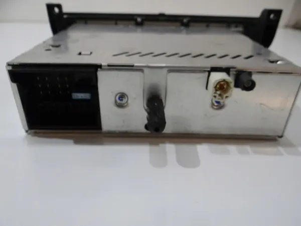Radio BMW OE OEM 9243922 para X1 E84 - Usado image 5