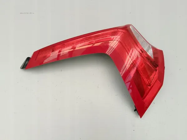 VOLVO V60 I 1 LIFT 2013- Luz Trasera Izquierda 31395928 image 8