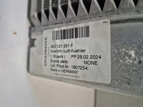 Radiador de motor Audi A8 OEM 4E0121251 image 5