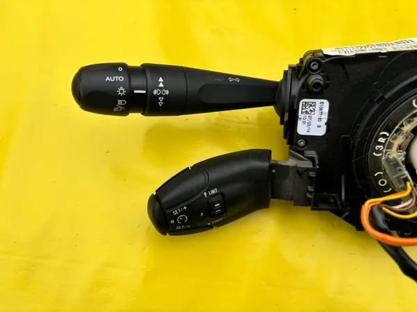 PEUGEOT 208 2008 Stuurknop image 2