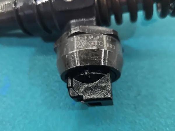 Begagnad Bosch bränslepump OEM 0414720037 image 3