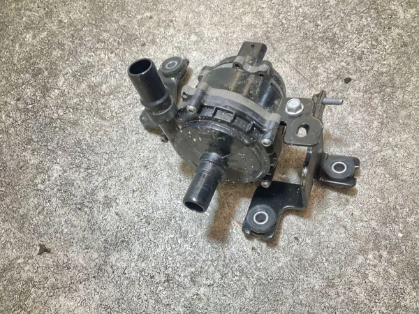 Veden kiertomoottori OEM 240531S281 Hyundaiille image 2