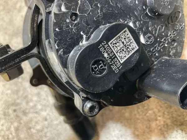 Veden kiertomoottori OEM 240531S281 Hyundaiille image 4