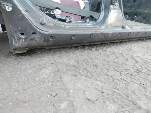 OEM 9A Seuil Droit + Pilier Central Hyundai i30 HB image 5