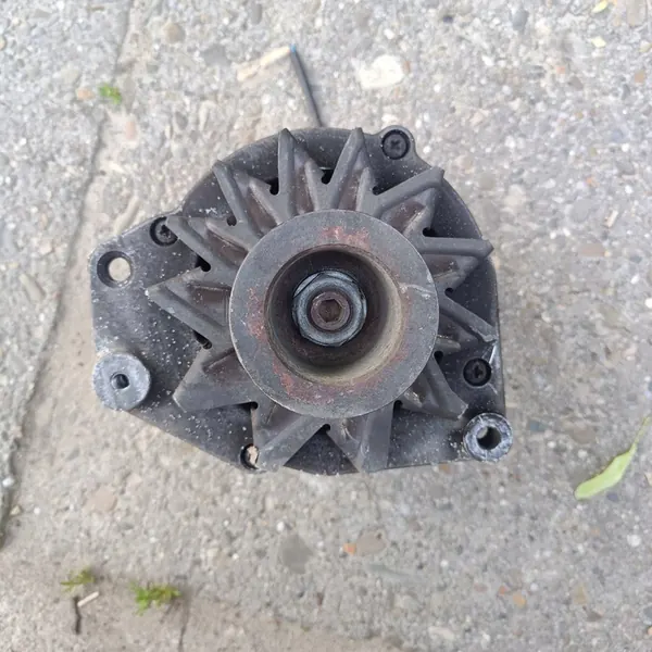 Audi 80 90 S2 B4 2.0 1992 Vaihtovirtageneraattori image 2