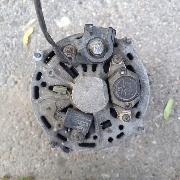 Audi 80 90 S2 B4 2.0 1992 Vaihtovirtageneraattori image 4