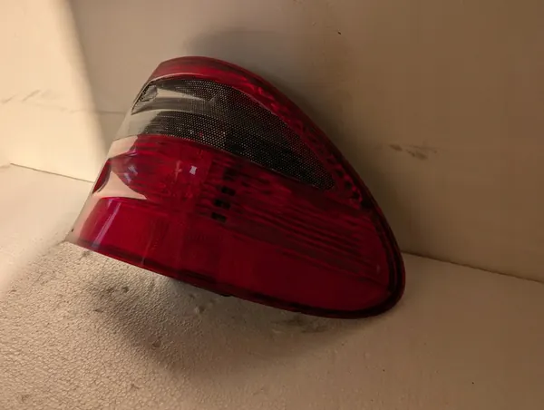 MERCEDES W211 3.0 Rechter Achterlicht Kombi 2118201664 image 2