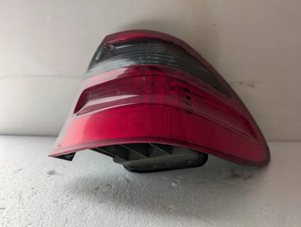 MERCEDES W211 3.0 Rechter Achterlicht Kombi 2118201664 image 5