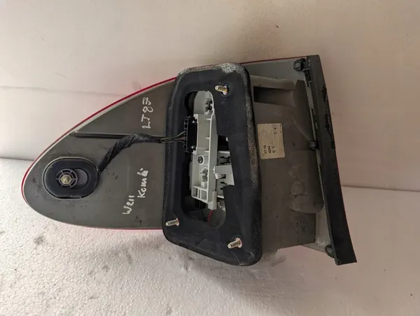 MERCEDES W211 3.0 Rechter Achterlicht Kombi 2118201664 image 7