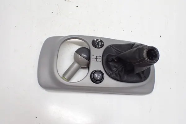 Smart Forfour 454 Vaihteenvalitsimen holkki OEM A4546800810 image 2