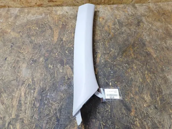 Hyundai Elantra VII Pilaripeite OEM 85820AA000 Oikea image 2