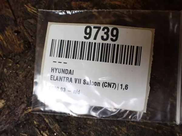 Hyundai Elantra VII Pilaripeite OEM 85820AA000 Oikea image 7