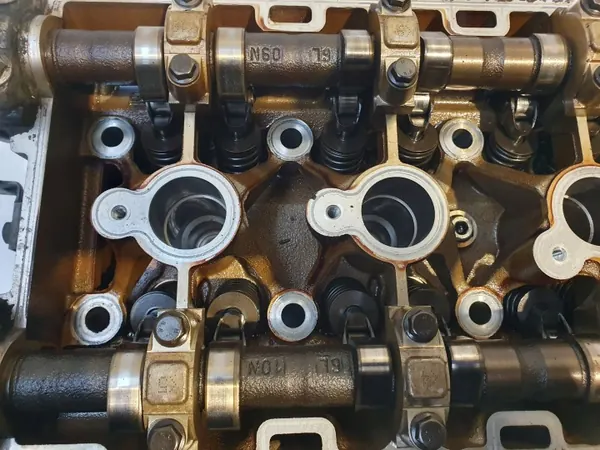 Cylinderhuvud OEM 55561059 för Saab 9-3 II 2.0T image 10