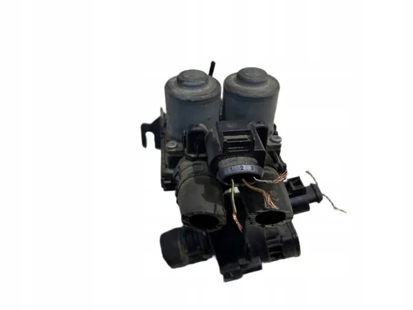 Audi A6 S6 C6 4F 2007 Vanne de régulation liquide refroidissement image 3