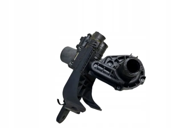 Audi A6 S6 C6 4F 2007 Vanne de régulation liquide refroidissement image 4