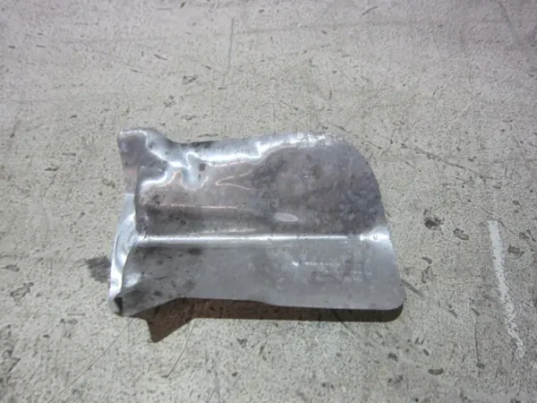 BMW X1 F48 Lämpöeristyssuoja OEM 7618369 image 9