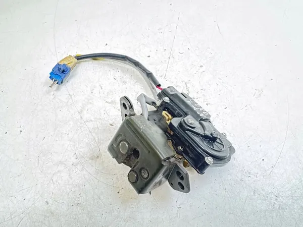 2002 Toyota Corolla Verso E121 Serrure de coffre image 1