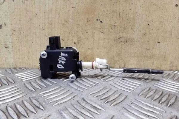 Bränsletanklucka aktuator VW TOUAREG 2.5L image 2