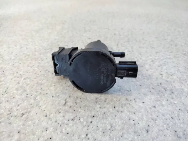 Soupape à vide OEM A0004760600 pour Mercedes Classe C image 3