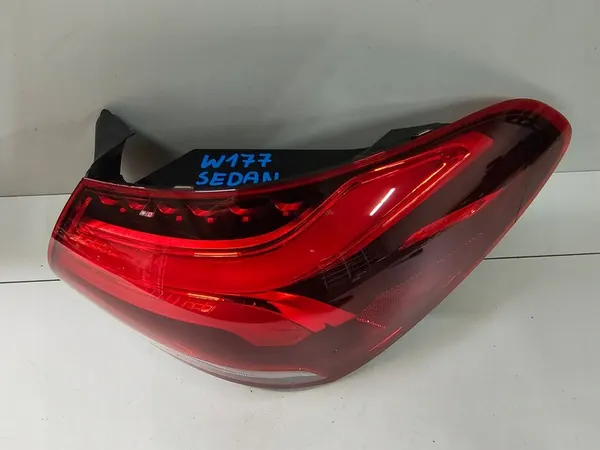 Luz Trasera Derecha Mercedes A-Class W177 Sedán Led image 6