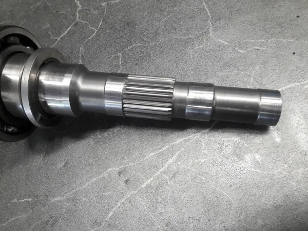 Mercedes W166 4x4 Iso vaihteiston akseli OEM image 3
