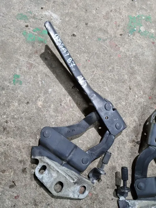 VW Passat B7 Bisagra de Capó Izquierda Derecha Conjunto Blanco 3AA823301 3AA823302 image 3