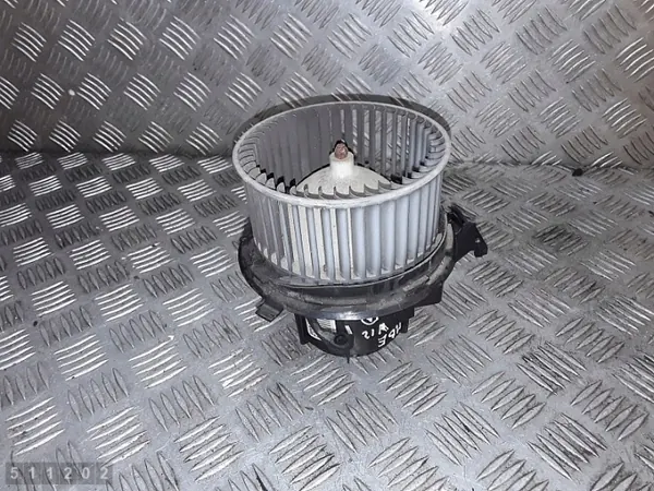 Mercedes-lämmityspuhallin OEM V7825001 - Käytetty image 2