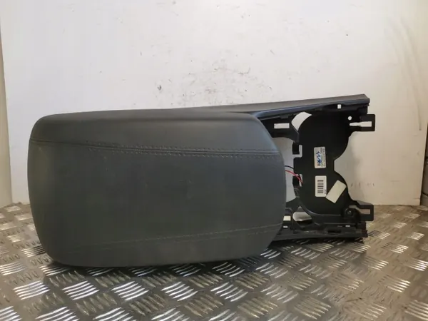 Hyundai Santa Fe console armsteun OEM FOB9271 image 4