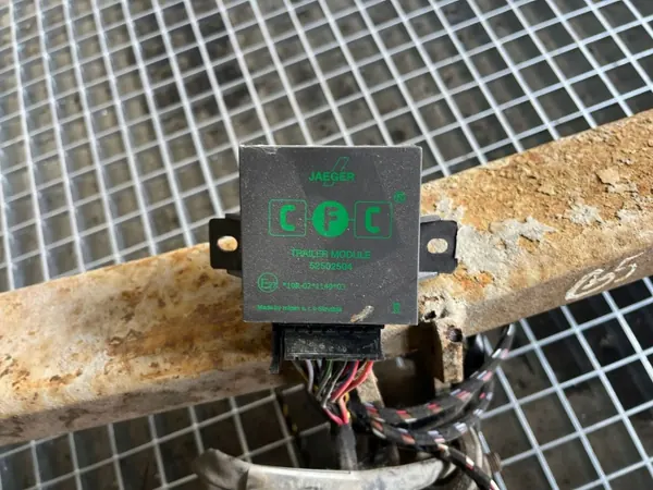 Volkswagen Golf V Dragkrok OEM 008900 - Begagnad image 3