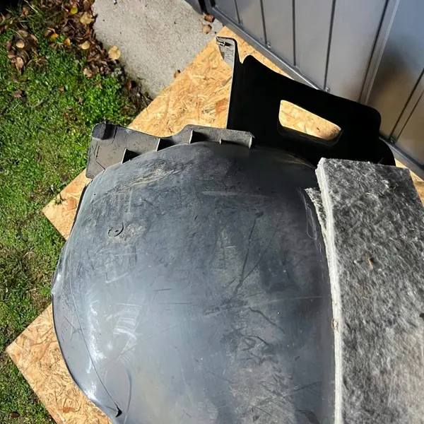 VW Tiguan I Front Left Wheel Arch OE 5N0805911A image 7