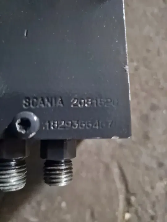 Pompe de levage cabine Scania OEM 2081520 - Occasion image 3