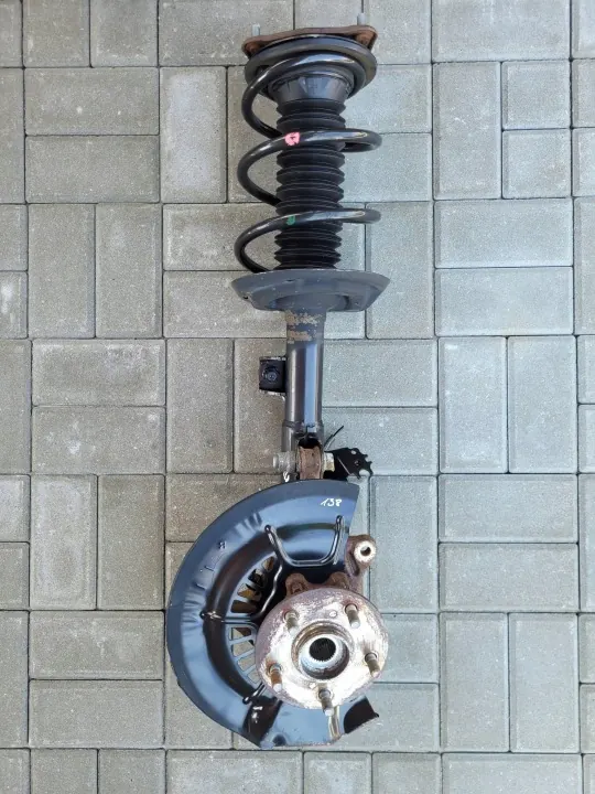 Höger stötdämpare OEM LUOA1856925 för Toyota RAV4 2019+ image 3