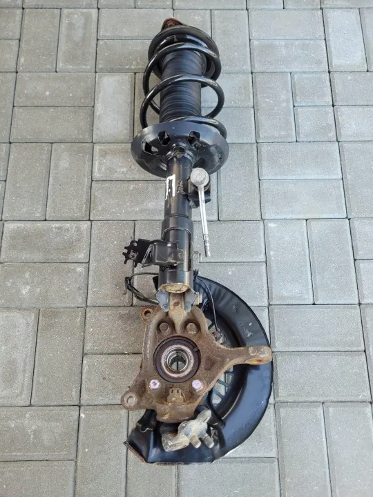 Höger stötdämpare OEM LUOA1856925 för Toyota RAV4 2019+ image 5