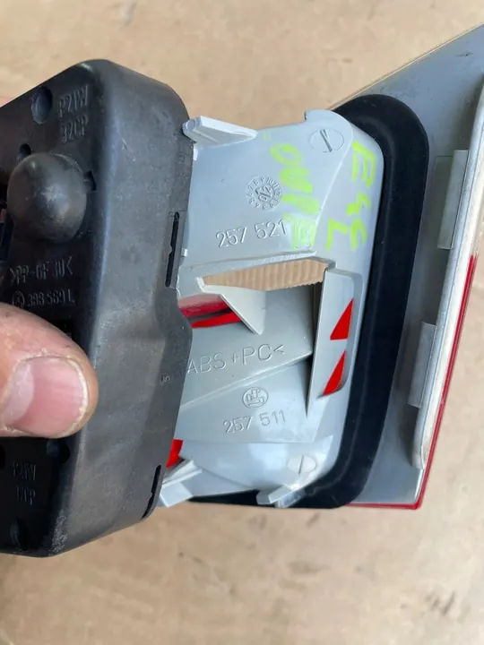 Feu arrière gauche BMW 3 E46 Coupé OEM ORS32089 image 5