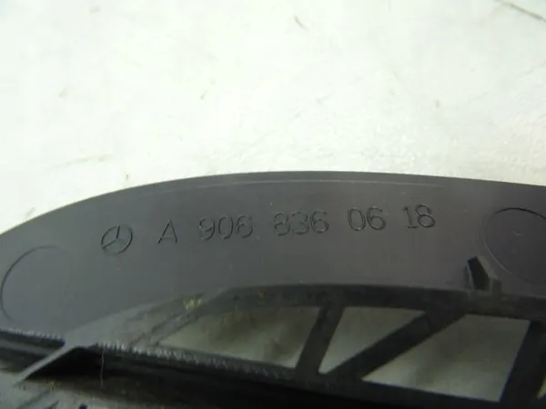 Mercedes Sprinter III Kylargaller OEM A9068360618 Vänster image 3