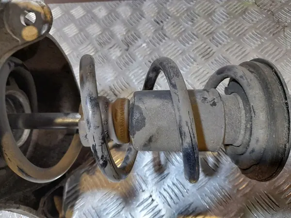 Ammortizzatore anteriore destro Audi A5 8T 8F 2013 OEM image 2