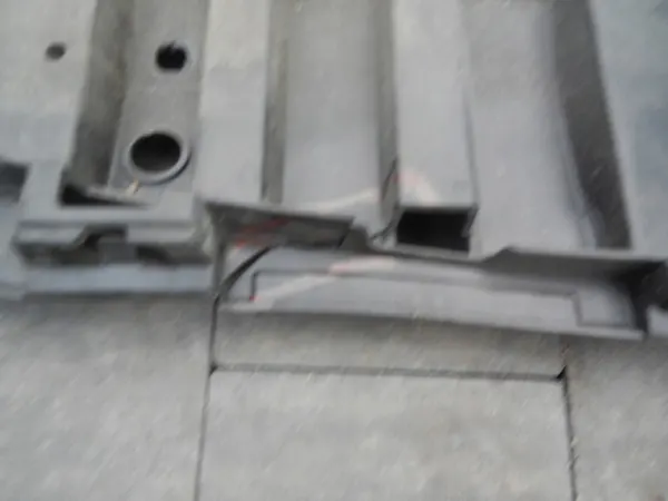 OEM 960157969R Etupuskurin spoilerilevy Renault Clio IV image 3