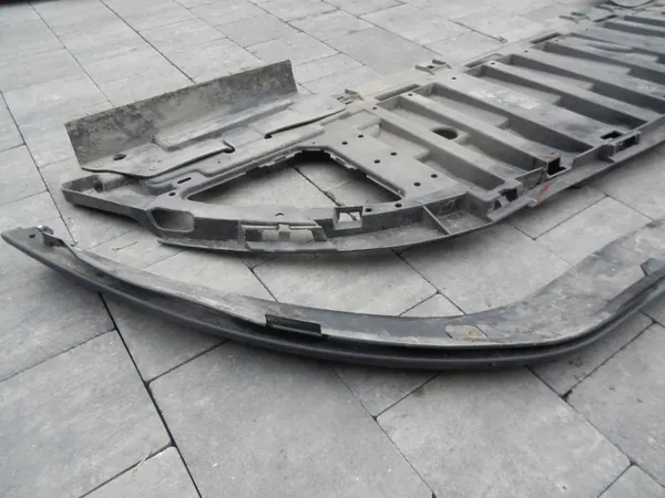 OEM 960157969R Etupuskurin spoilerilevy Renault Clio IV image 9