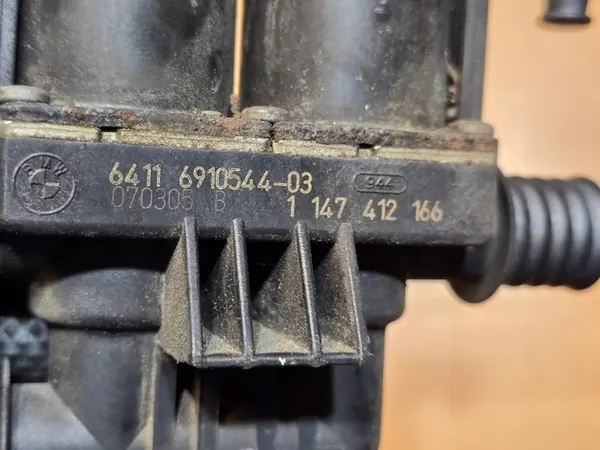 Vattenventil BMW X5 E70 3.0D OEM 1147412166 image 2