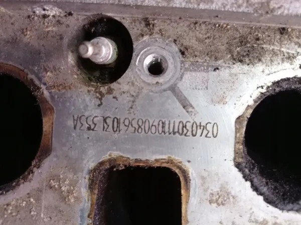 OEM 03L103286A Cilinderkop voor VW Golf VI 1.6 TDI image 5