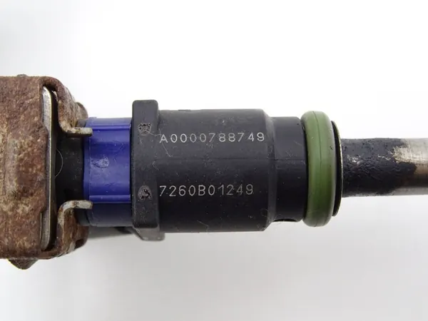 Brandstofrail Mercedes B W245 1.7 A0000788749 / A2660700395 image 2