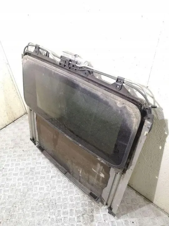 Nissan Quest Schiebedach OEM 832570 - Gebraucht image 3