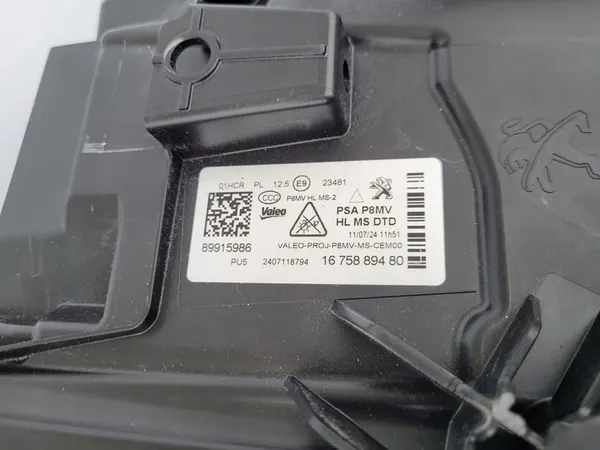 Oikea etuvalaisin Peugeot 3008 5008 II full LED image 4