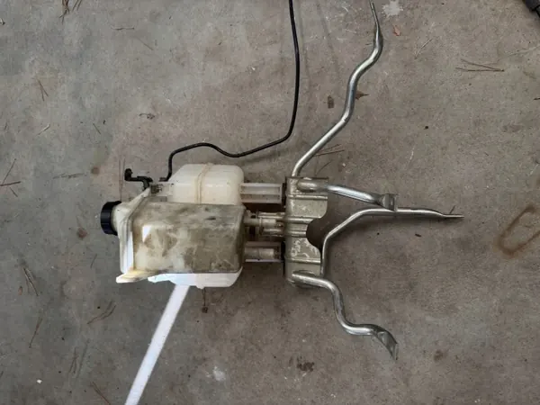 Främre expansionsbehållare OEM 12345 Fiat Ducato image 2